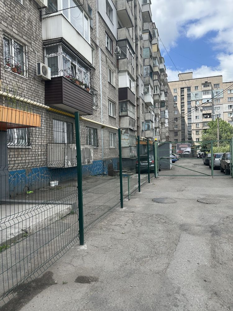 Продам 2 х ком квартиру, бассейн Микомп