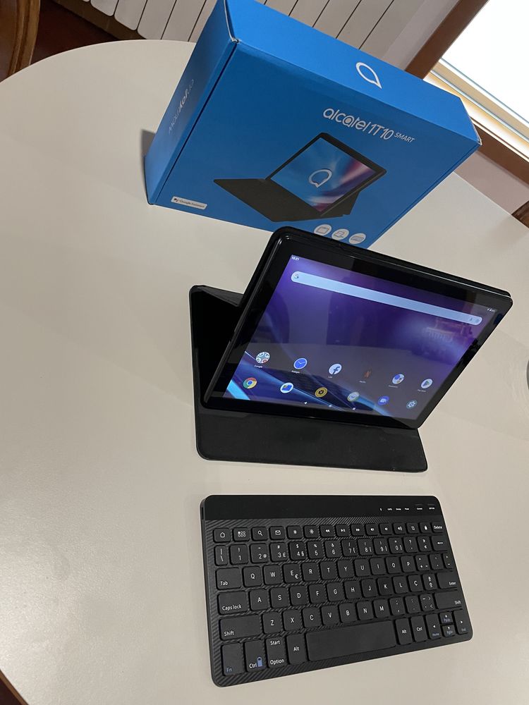 Tablet Alcatel com teclado