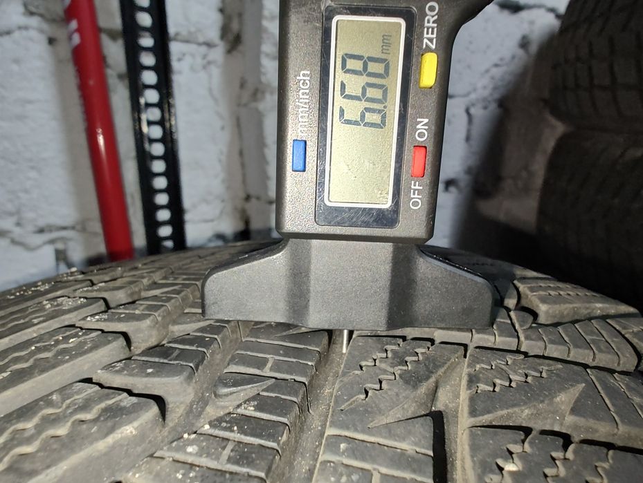 Opony zimowe LAUFENN 225/60 R17 SUV Bieżnik jak nowy! Mało jeżdzone!