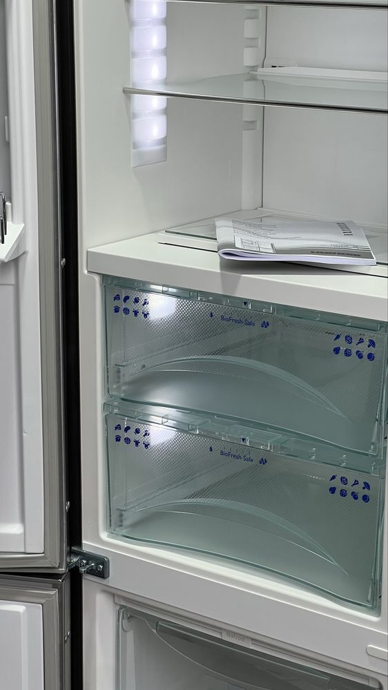 Холодильник Liebherr CBNes 3966 NoFrost BioFresh LED холодильник