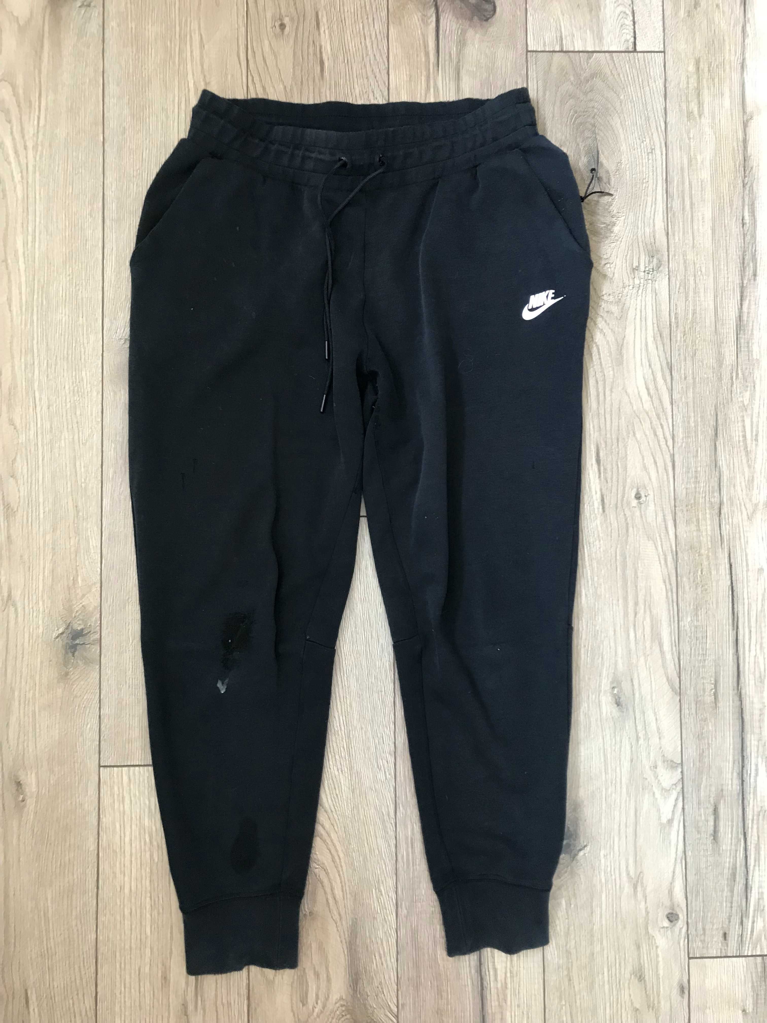 Spodnie dresowe Nike Tech-Fleece rozm. M ( nowa kolekcja)