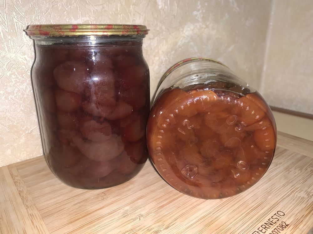 Варенье из желтой и черной черешни