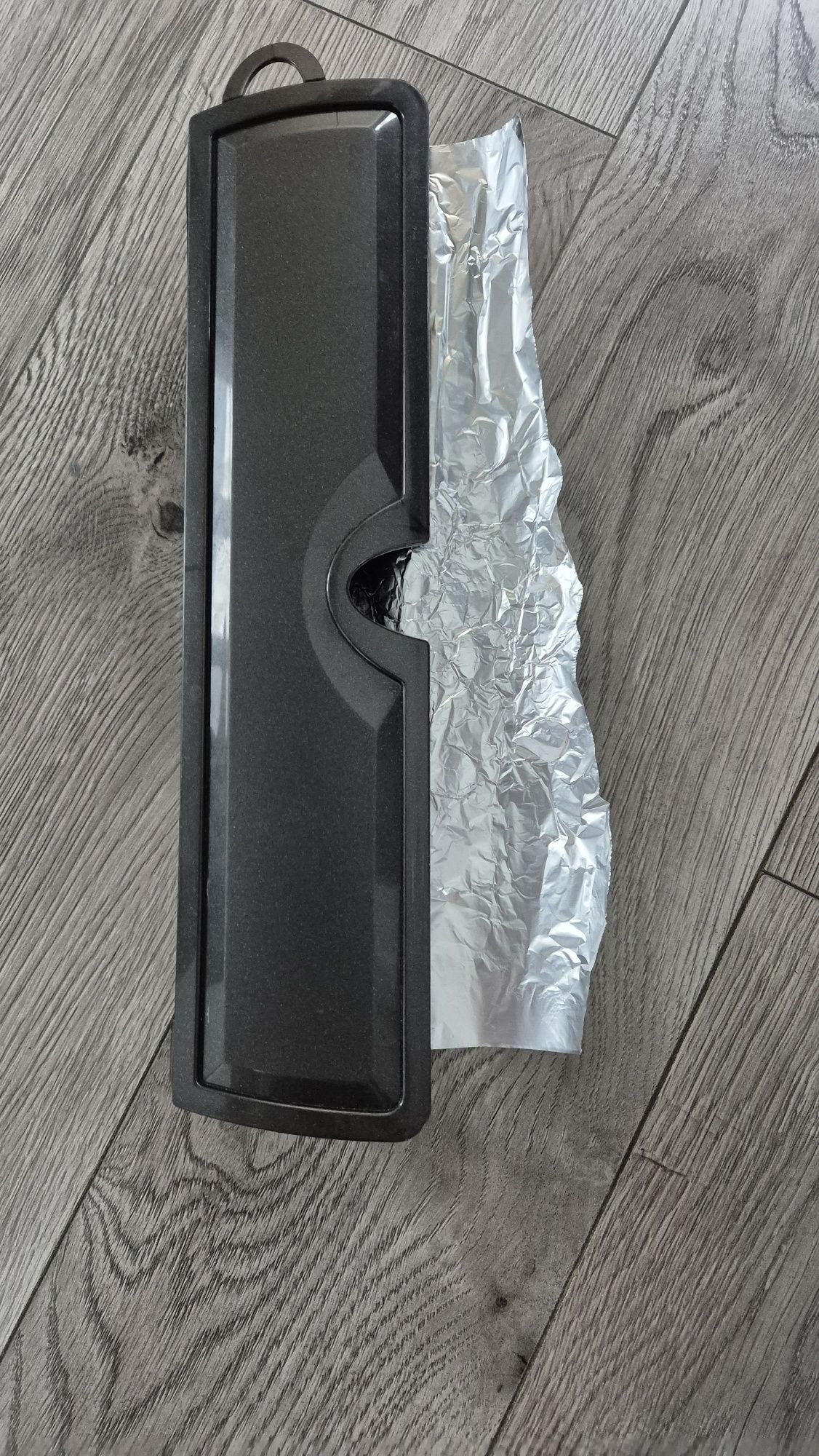 Dyspenser podajnik do folii spożywczej aluminiowej