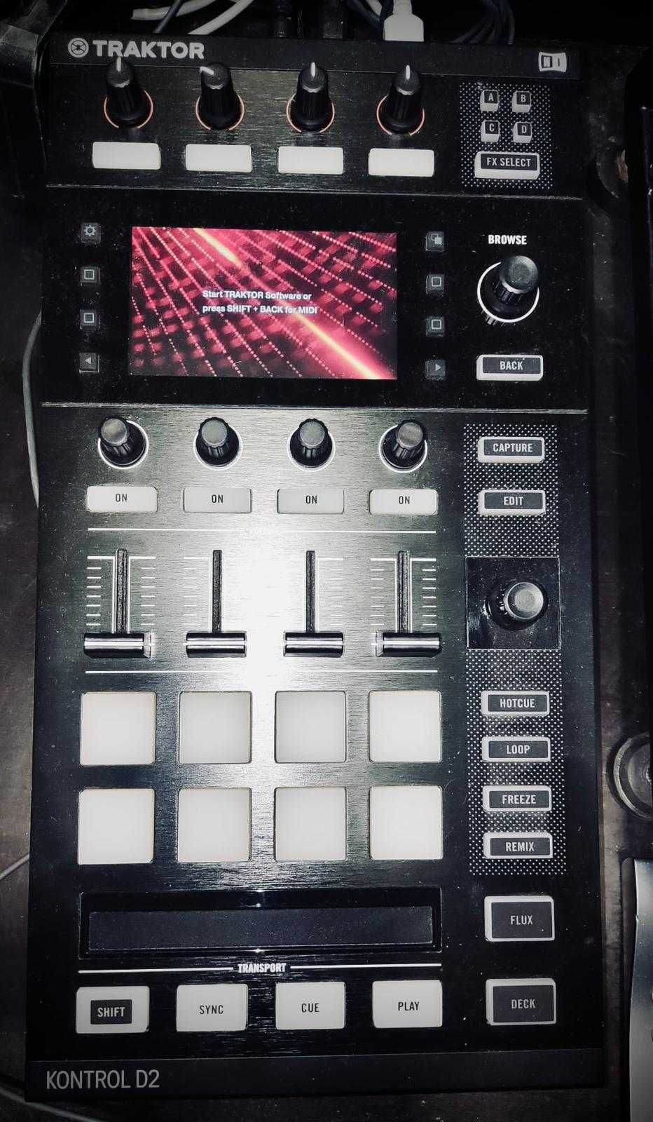 Native Instruments Traktor Kontrol D2 controladores