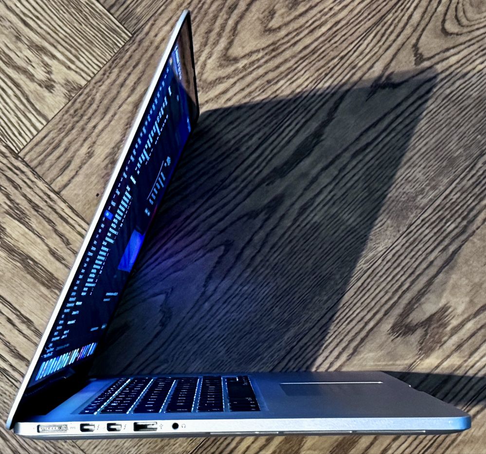 MacBook Pro A1398/late2013/i7/2.0GHz/16GB/256GB/15.4/477 cykli