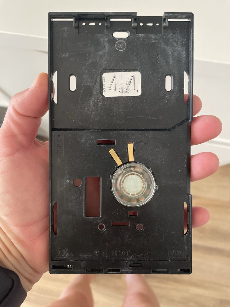 Monitor Gira G1 z demontażu