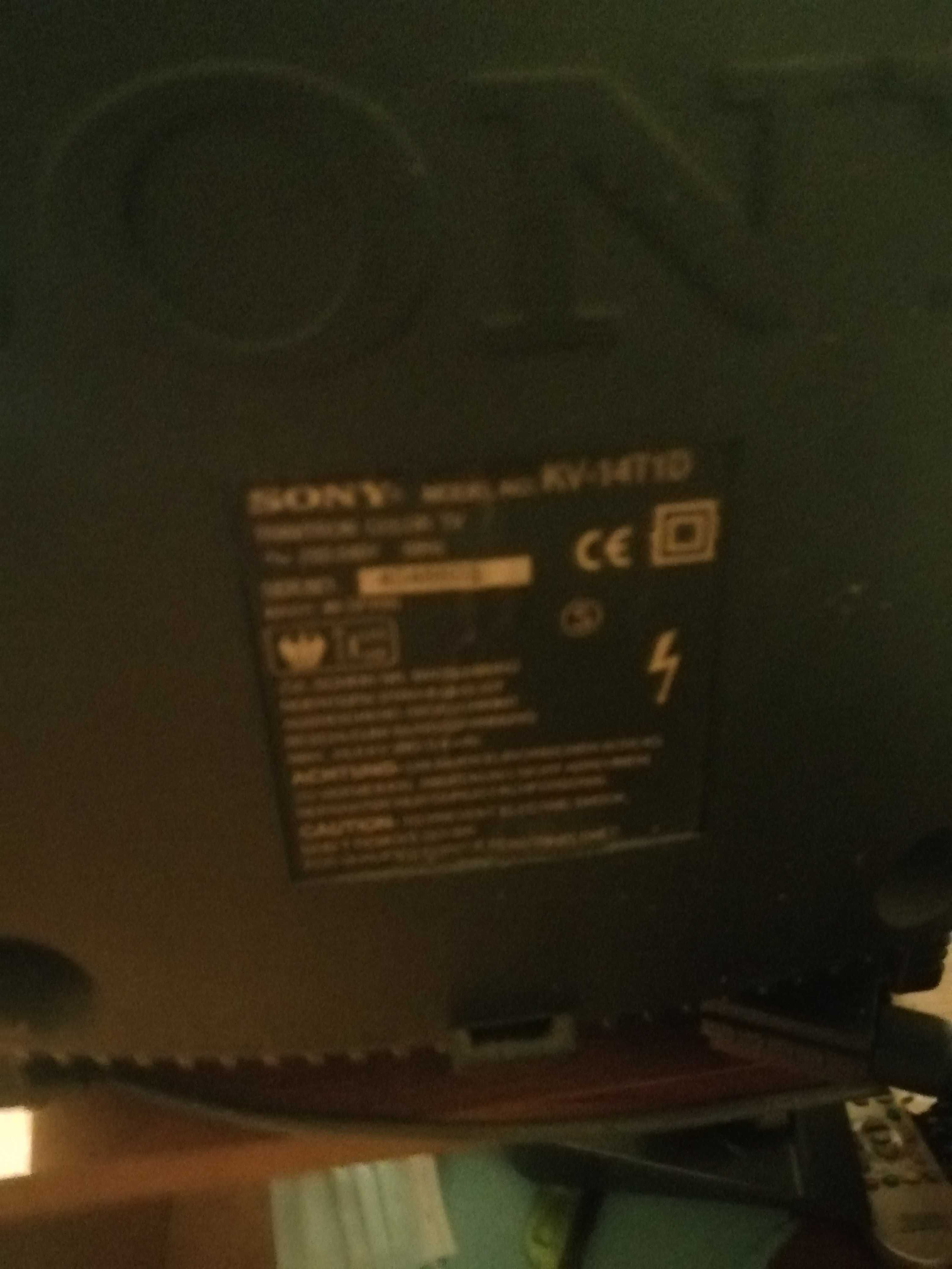TV de 37cm Sony usada mas a funcionar na perfeição com comando.
