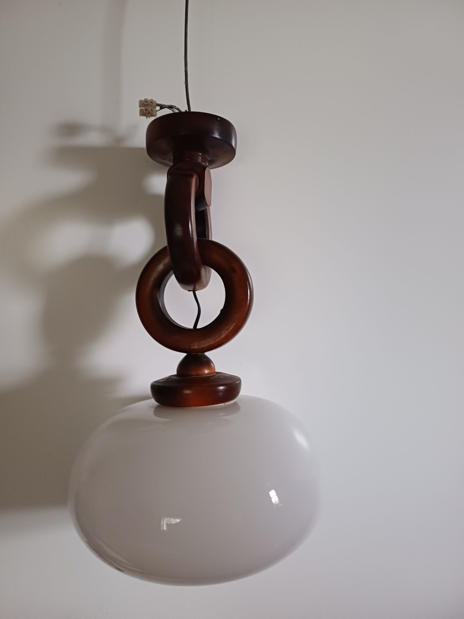 Lampa sufitowa drewno i szkło w starym stylu E27