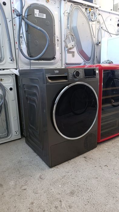 Сушильна машина Beko B5T682530MCSHBC