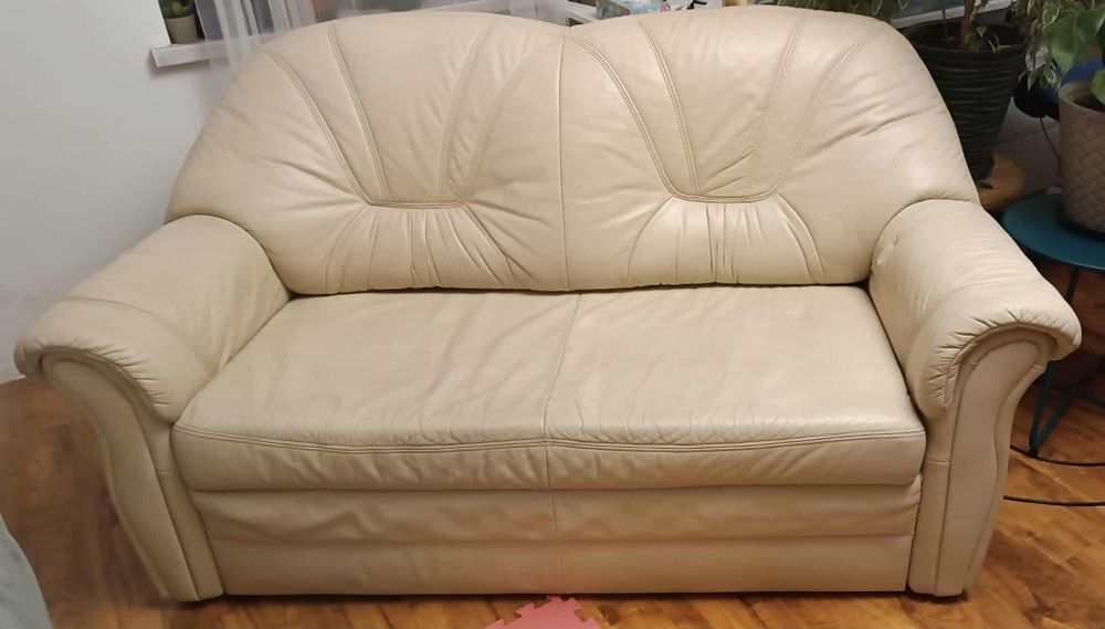 Wygodna kanapa z prawdziwej skóry, prawie za darmo