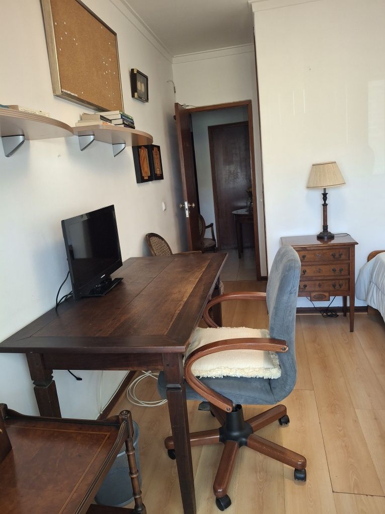 Quarto para arrendar -