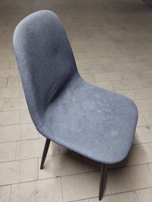 Conjunto de 4 cadeiras modernas em tecido cinzento