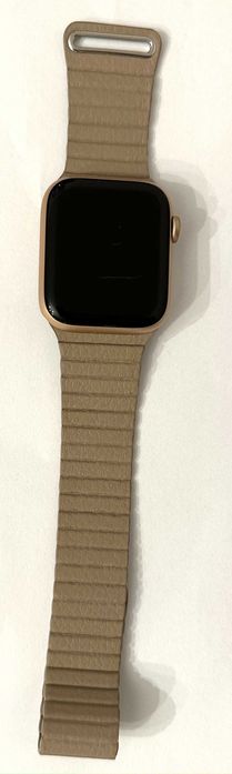 Apple Watch 6 44mm Gold Aluminum with Pink Sand