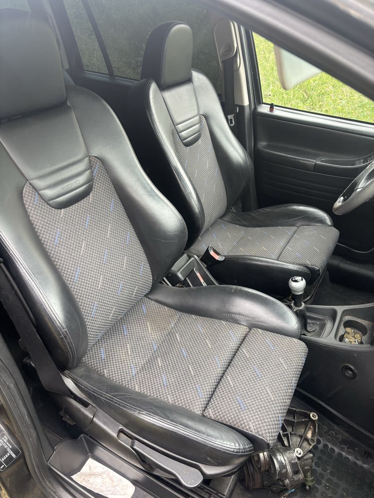 Fotele recaro opel zafira opc 3rzedy