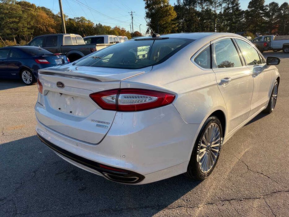 Ford Fusion Titanium      2016