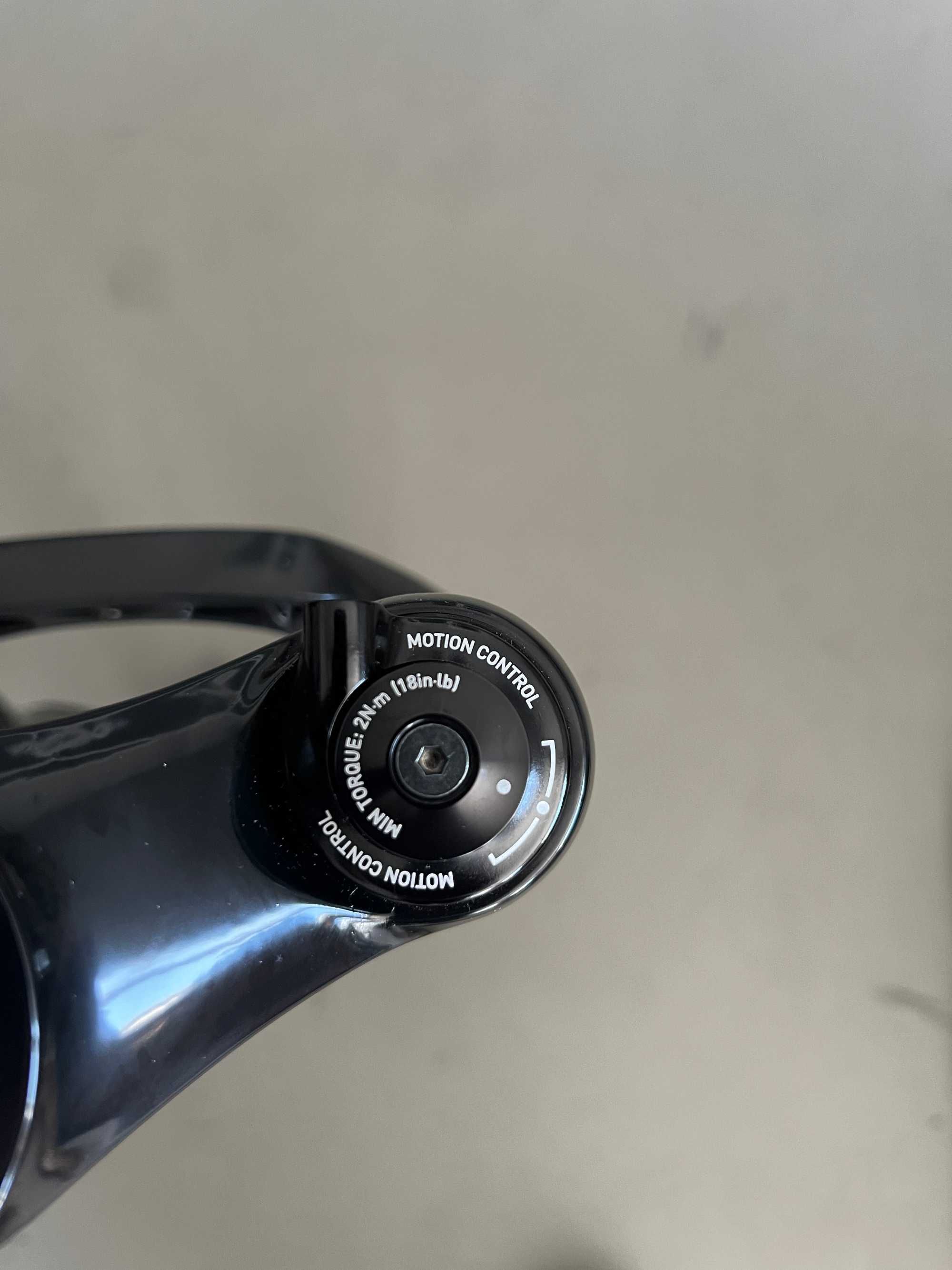 Amortyzator Rock Shox Reba 100mm 29" oś 15x100 mm wersja box