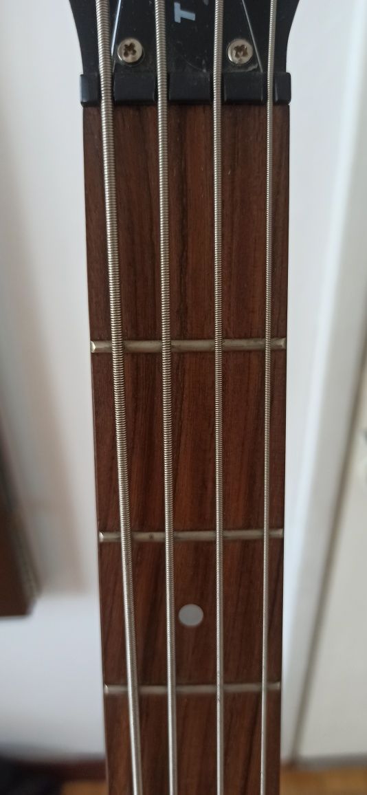 Бас гітара Washburn T14 Taurus