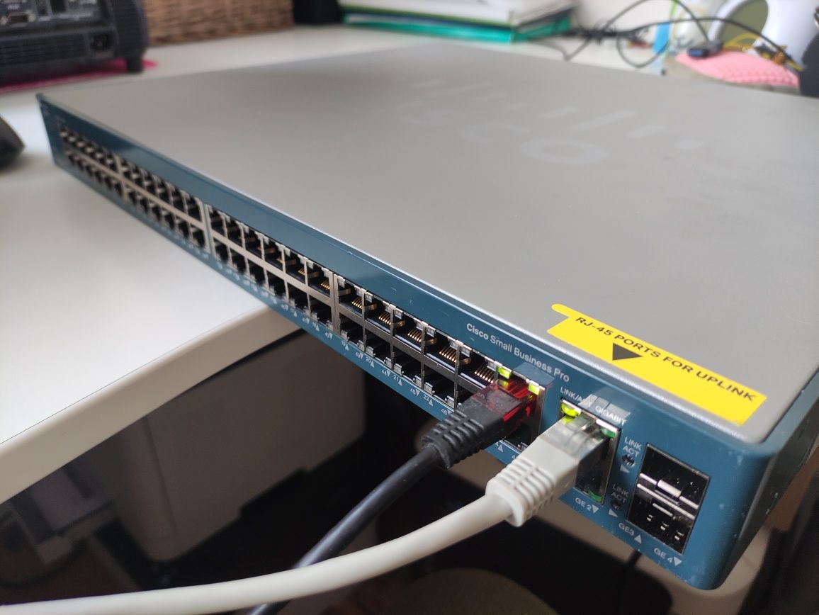 Switch CISCO ESW520 48port 10/100 aktywne zasilanie