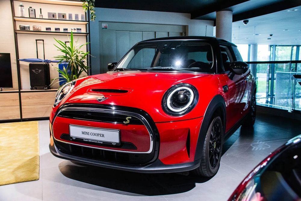 MINI Cooper MINI Hatch 3dr Cooper SE / od ręki / Chili Red