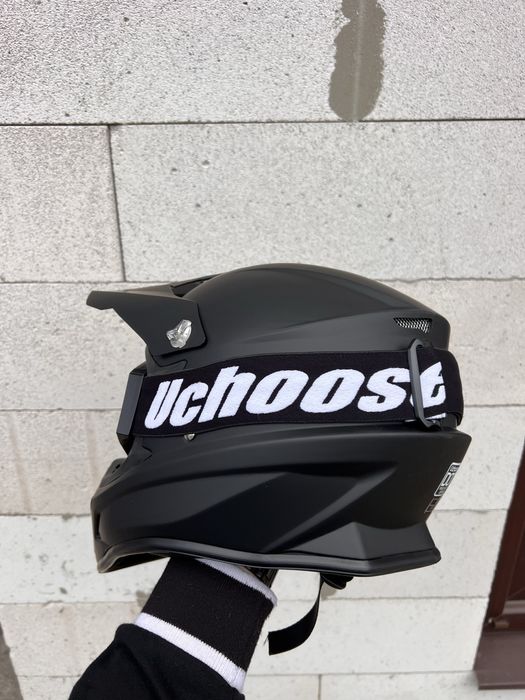 Продам новые эндуро шлема, кроссовые шлема, вело шлема, шлема для мото