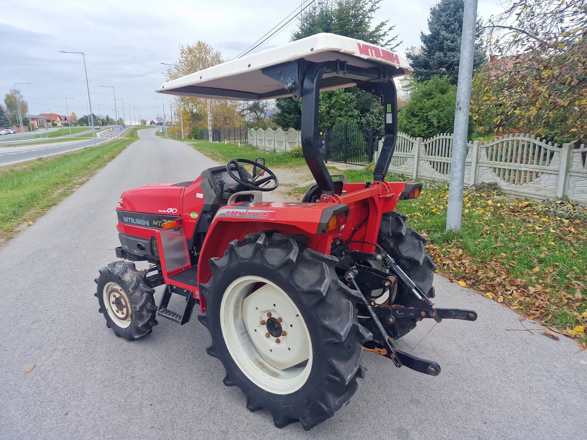 Traktor  traktorek japoński Mitsubishi MT 251