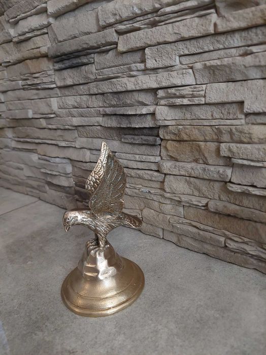 Orzeł z brązu, figurka orzeł, ciekawy przedmiot na prezent