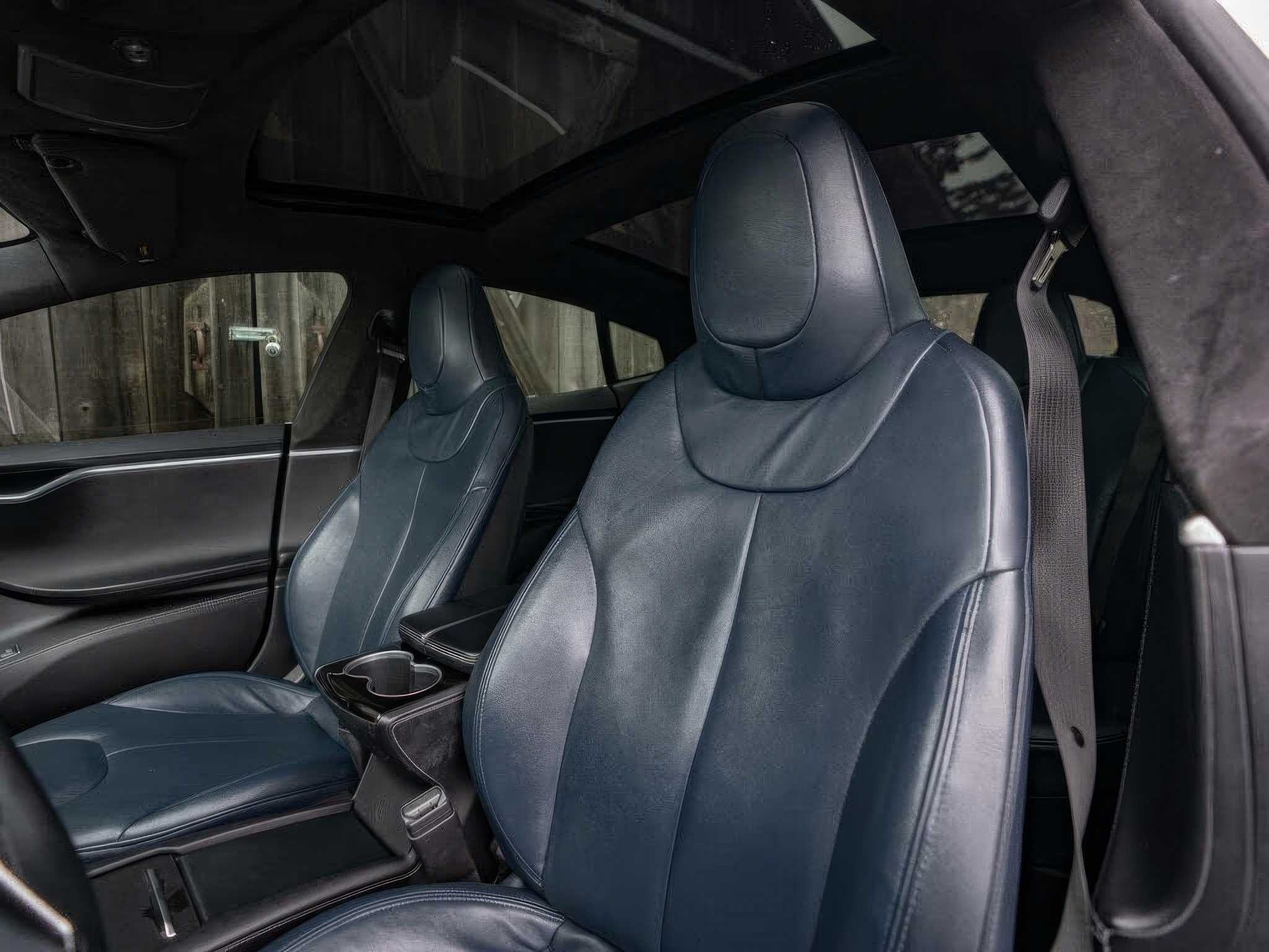 Tesla  Model S 2016
