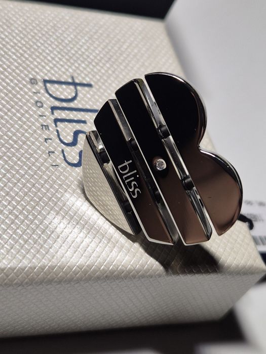 Каблучка з діамантом від італійського бренду Bliss