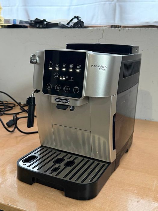 Кавомашина DeLonghi Magnifica Start