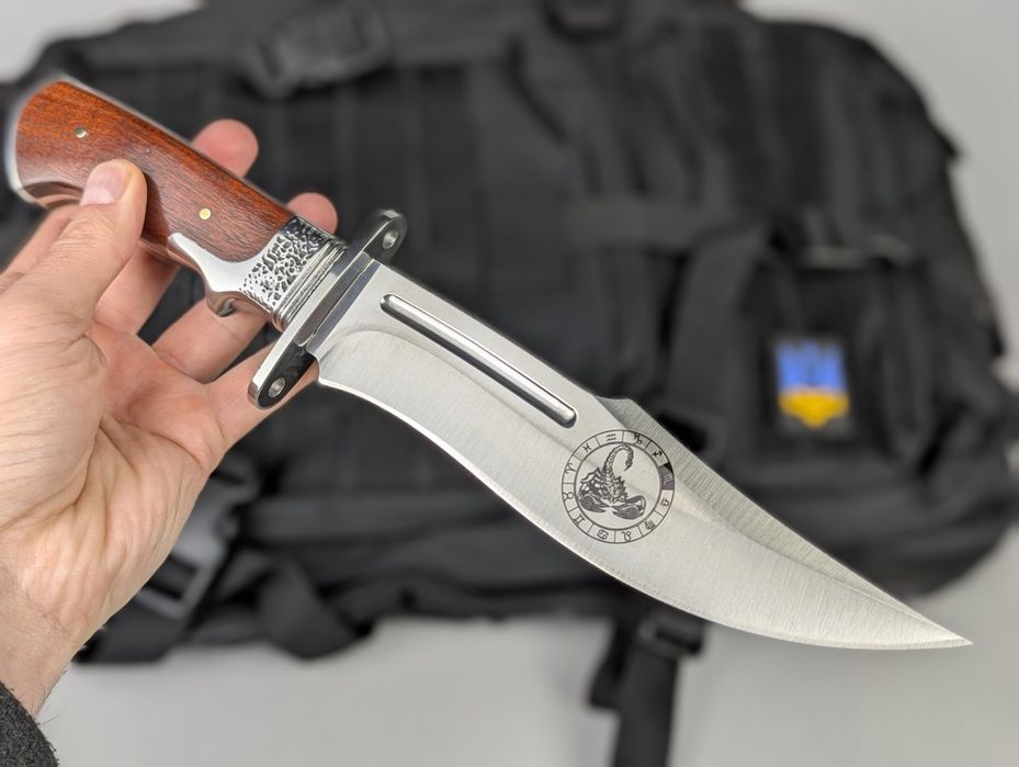 Ніж мисливський з гравіюванням. нож охотничий