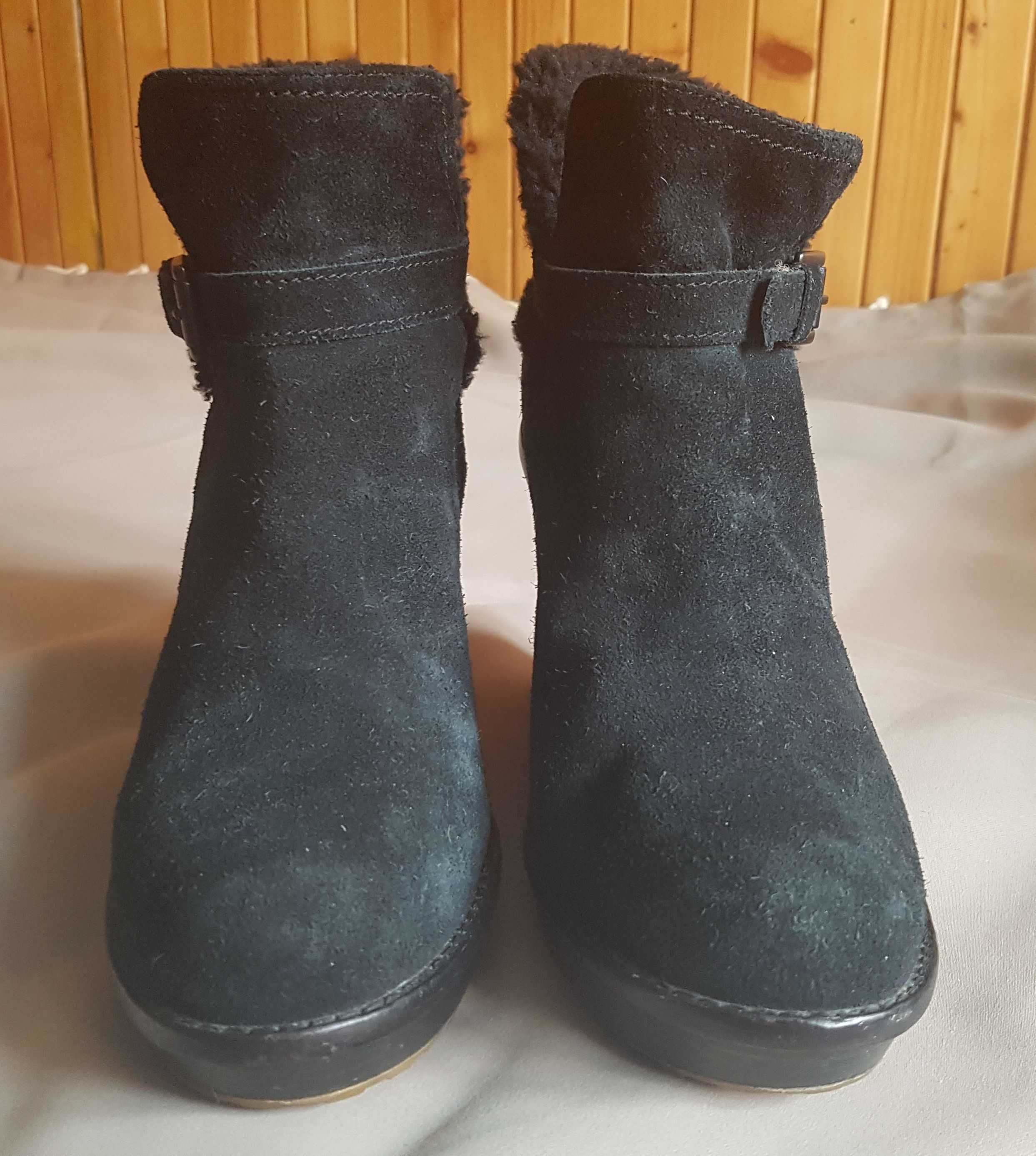 UGG Australia Anais czarne zamszowe ciepłe botki koturn 41 bdb+