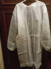 Продам упаковку (10 штук) одноразовых халатов
