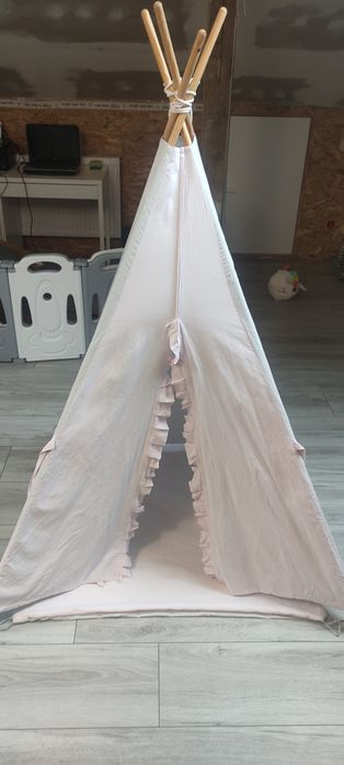 Namiot Tipi dla dzieci z podłogą