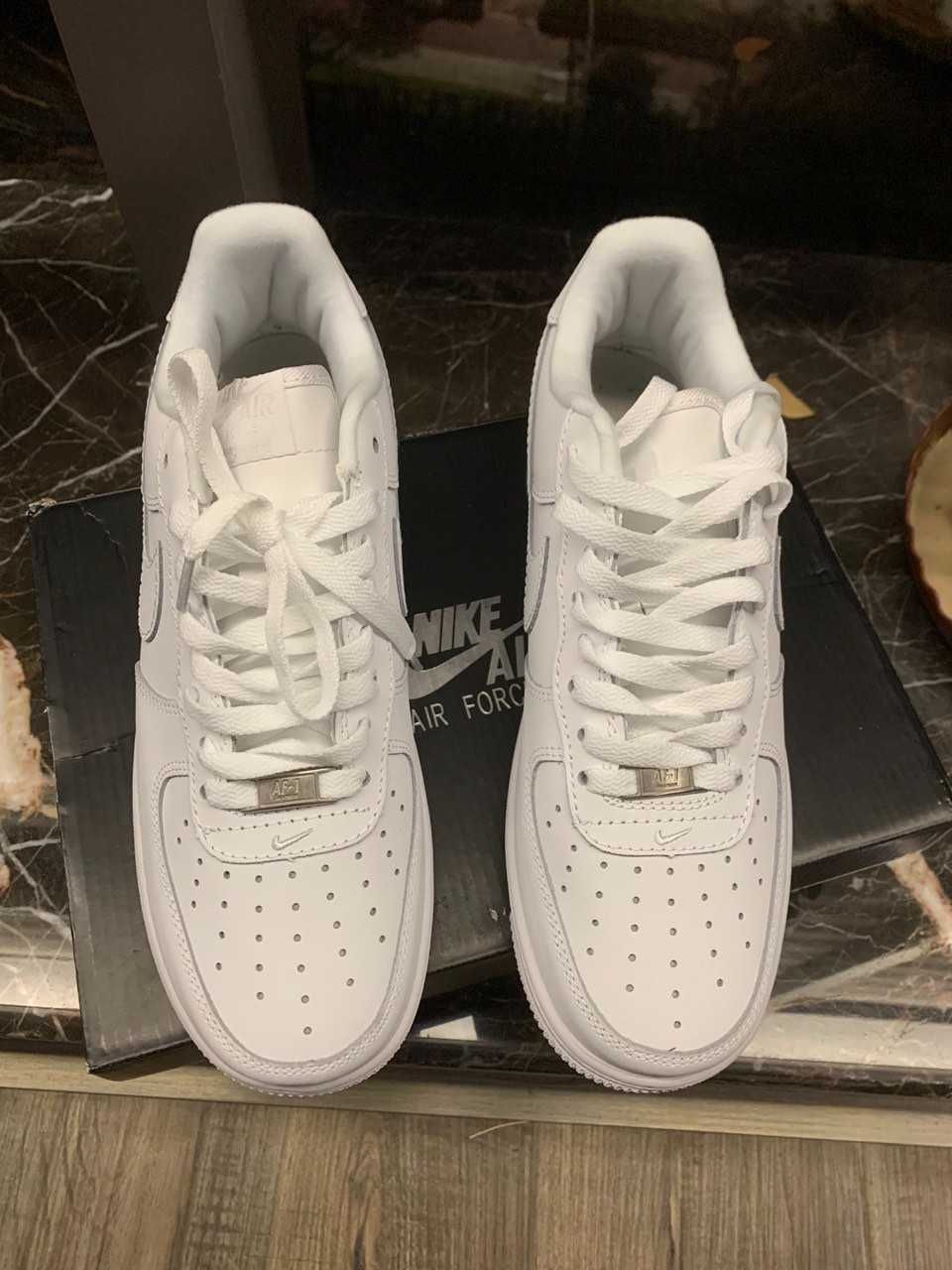 Supreme x Nike Air Force 1 Low White Size 38-45