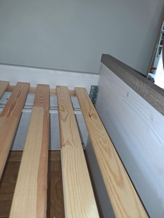 Łóżko jednoosobowe