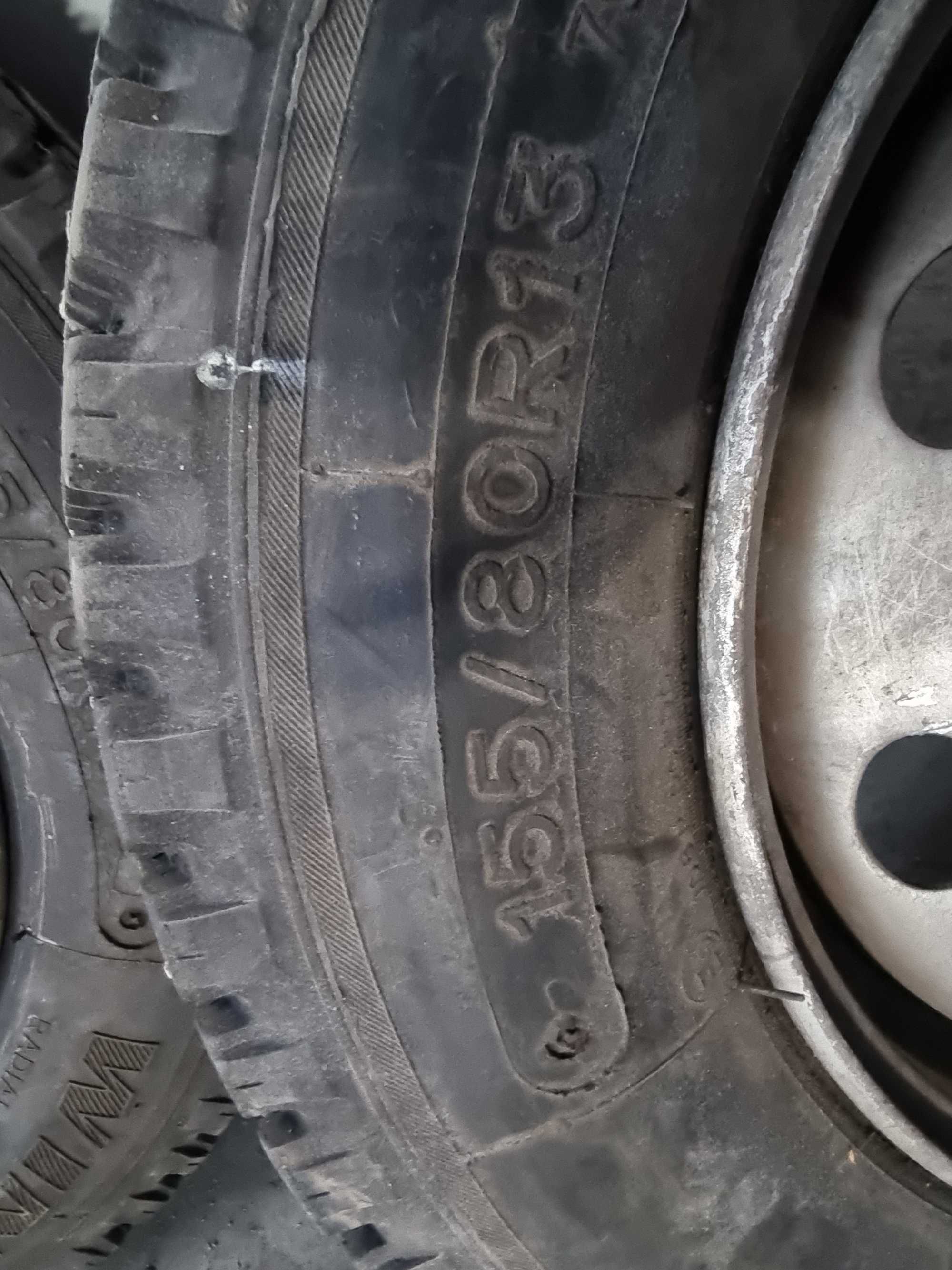 2 Pneus com jante para Renault Expresso