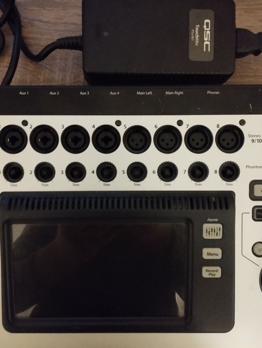 QSC touchmix8 мікшерний пульт.