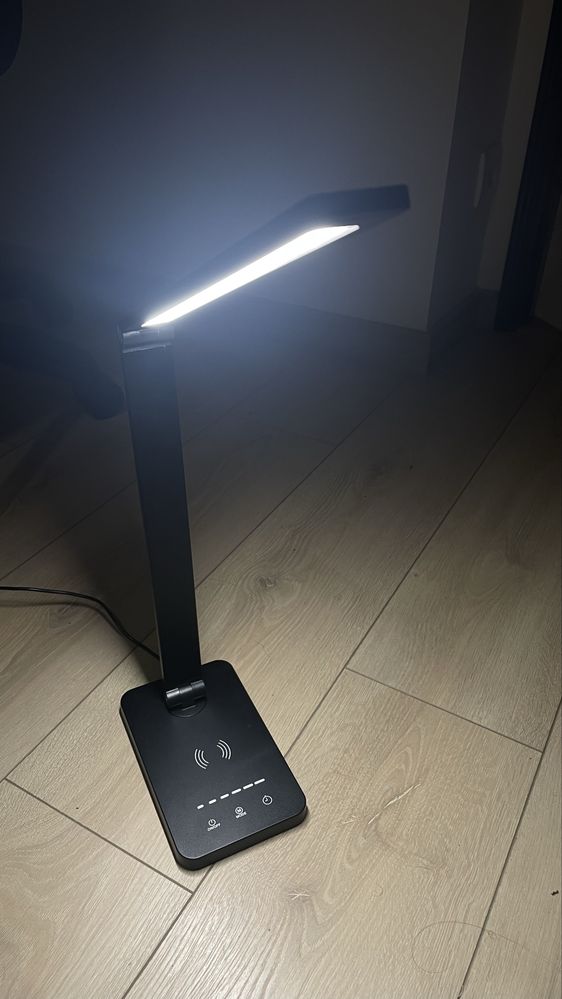 Lâmpada Toutch Movível - Carrega Telefone