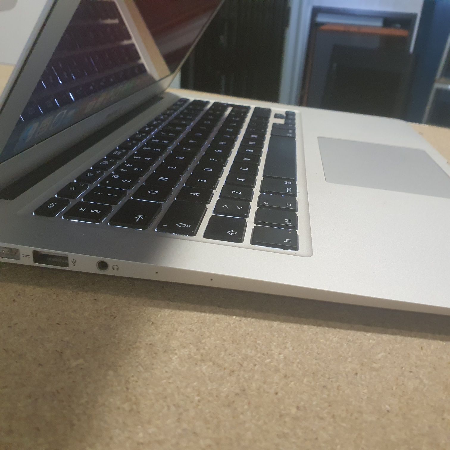 Portatil Apple Macbook air i5 rapido excelente estado