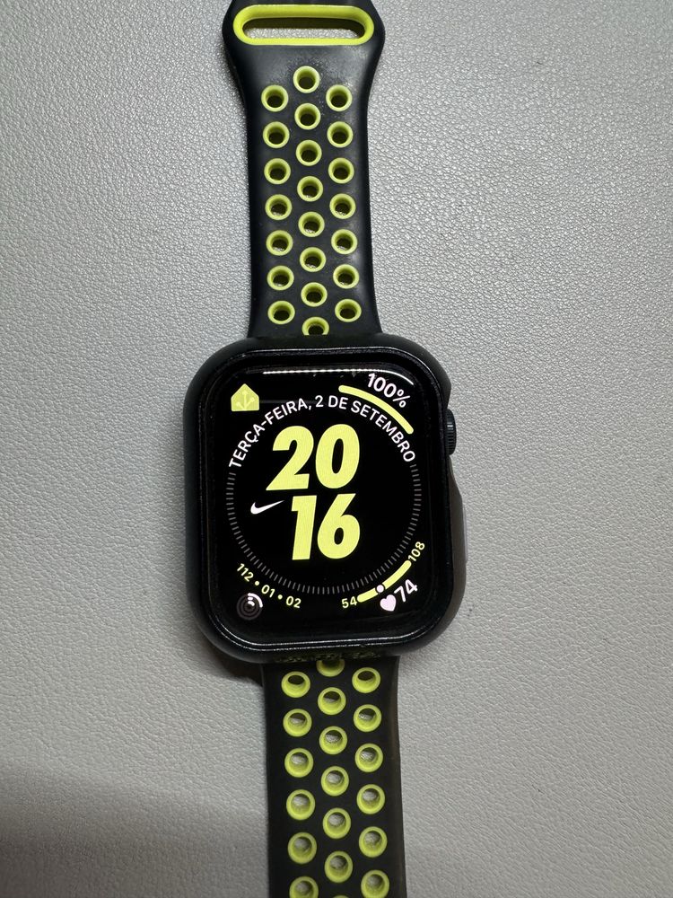 Apple watch series 9 45mm + protecção Otterbox + braceletes extra