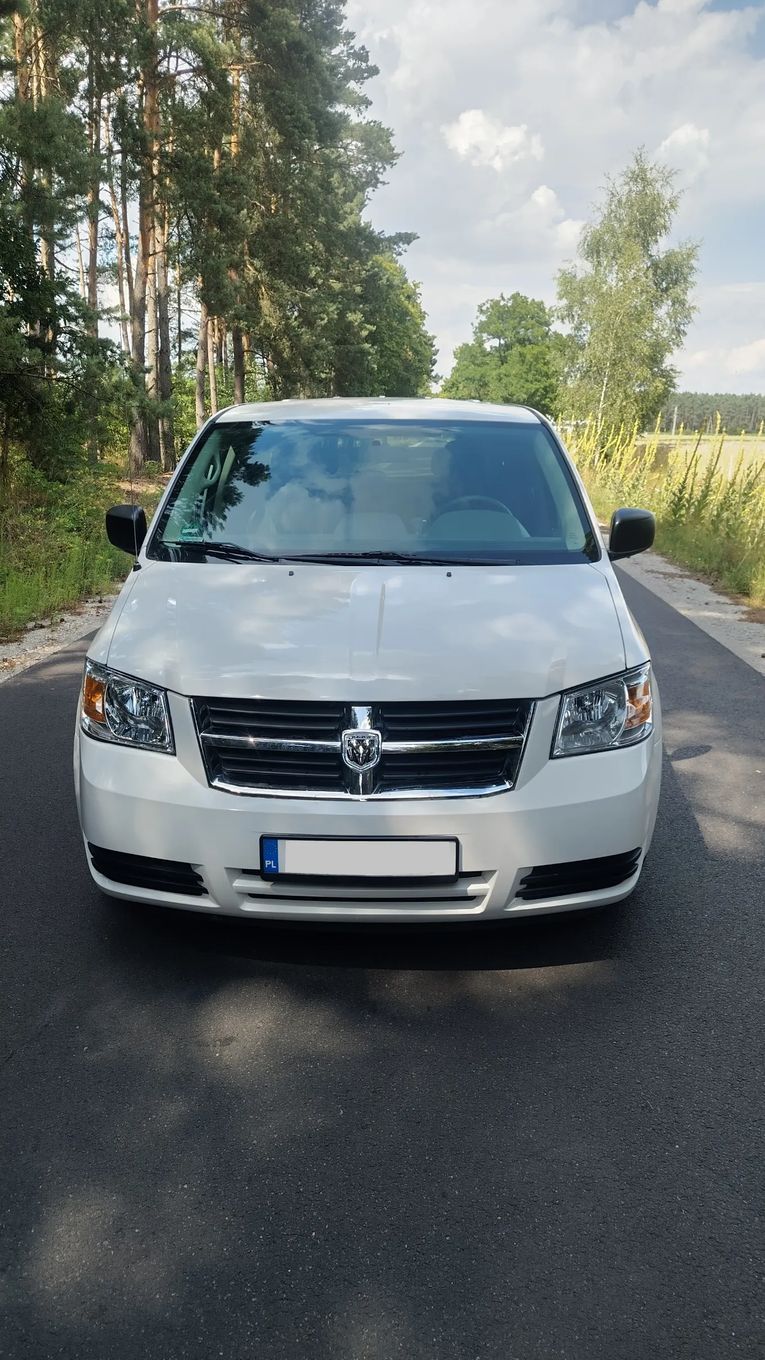 Dodge Grand Caravan DODGE grand caravan 3.3 benz/lpg pewny mały przebieg