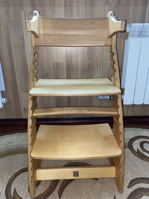 Зростаючий дитячій стілець