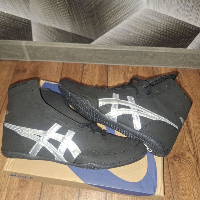 Борцовки ASICS Tiger,