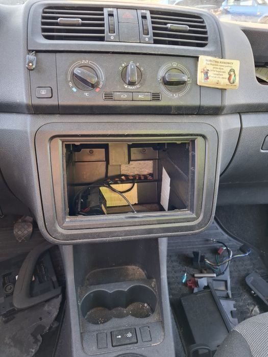 Skoda Fabia II Kieszeń Radia Ramka 2-Din