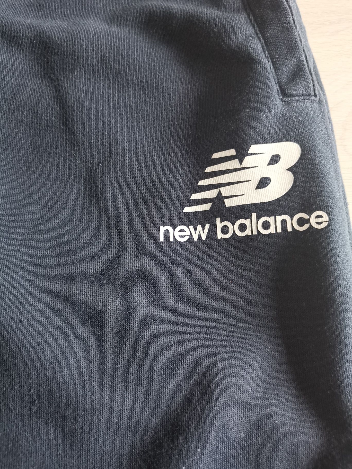 Spodnie dresowe damskie New Balance XS granatowe WP03530ECL