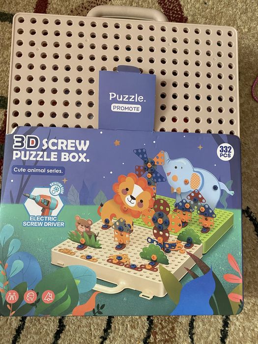 Гра, мозаїка з шурупокрутом у валізі