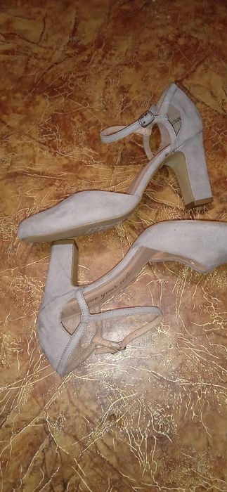 Туфлі, босоніжки жіночі!!!