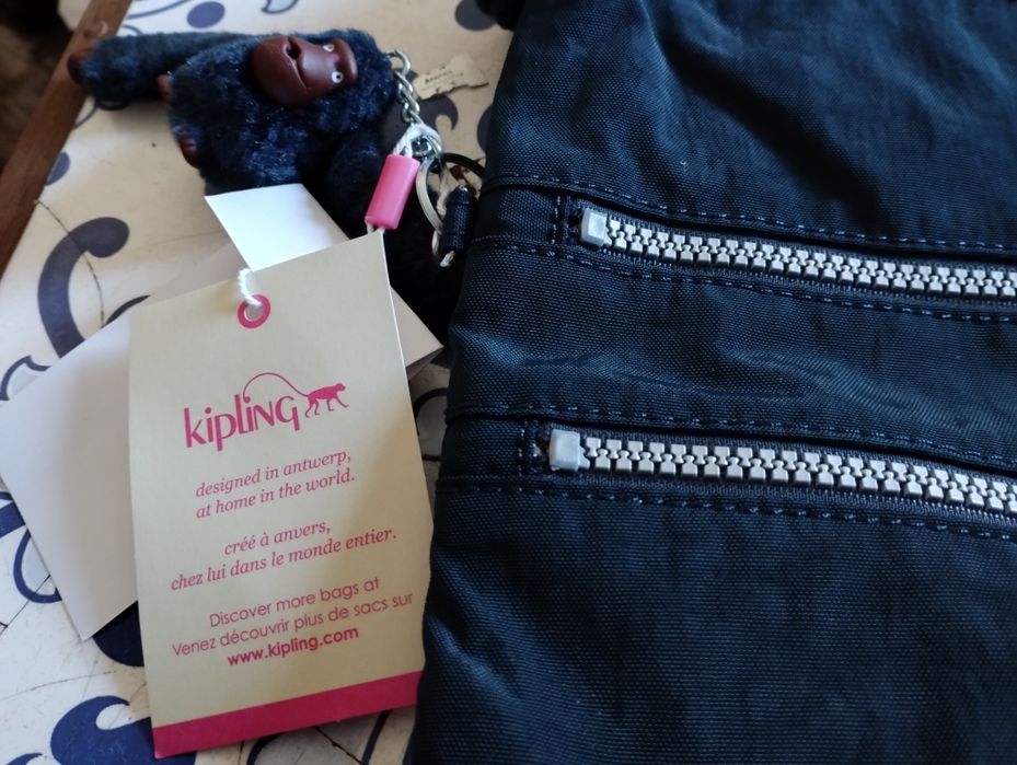 Mala de senhora negra á tiracolo nova