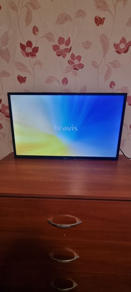 Телевизор Bravis 32