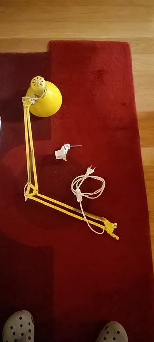 Candeeiro amarelo IKEA